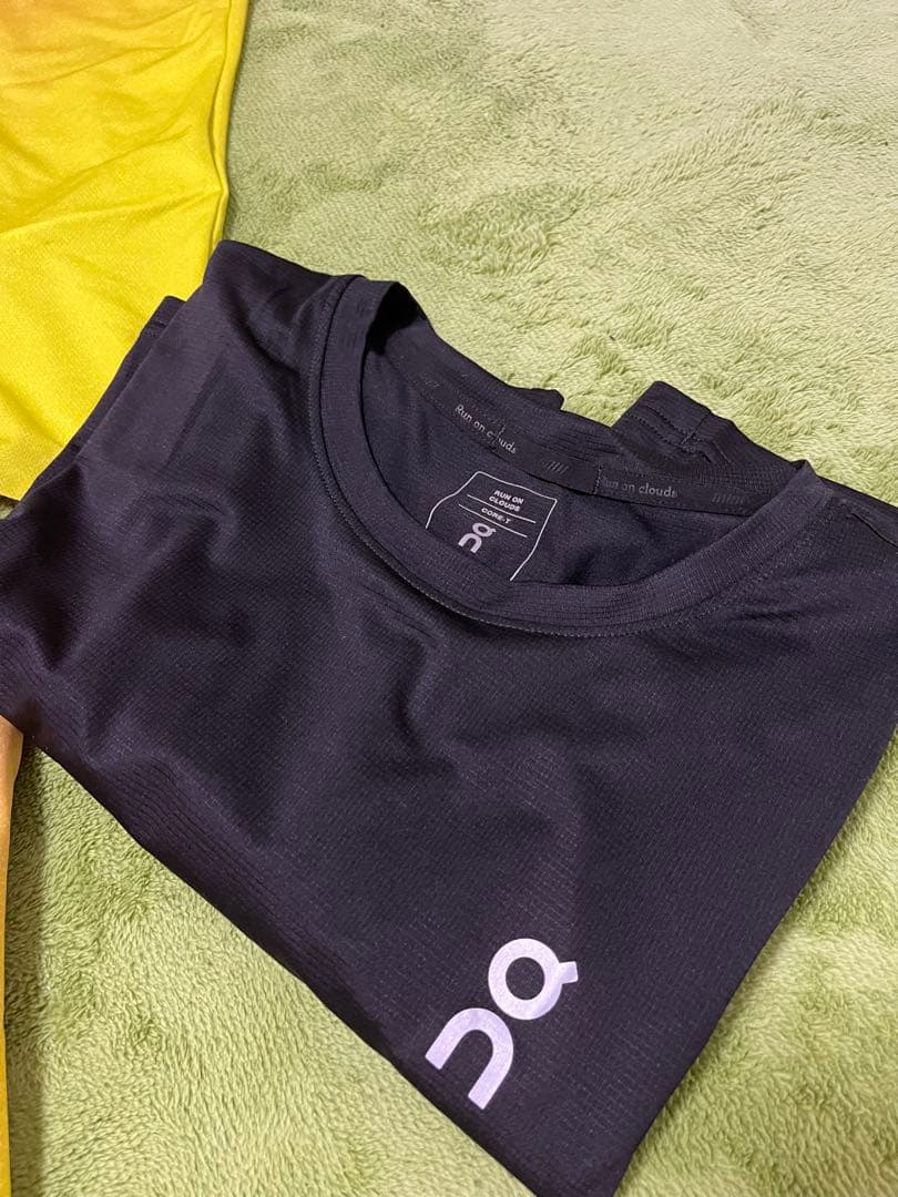 On オン　グラデーション Tシャツ & ショートパンツ セット　入手困難