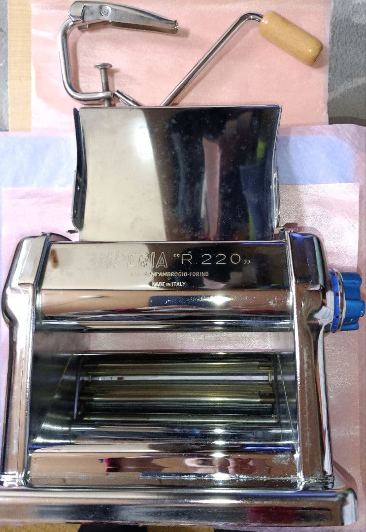 美品インペリア　パスタマシン(手動） R‐220 イタリア製(別売カッター付き）