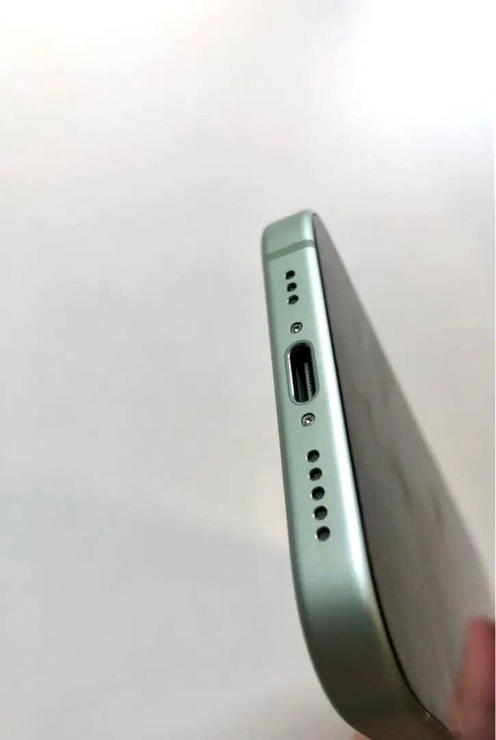 【超美品】Apple iPhone 15 128GB ミッドナイトグリーン 本体