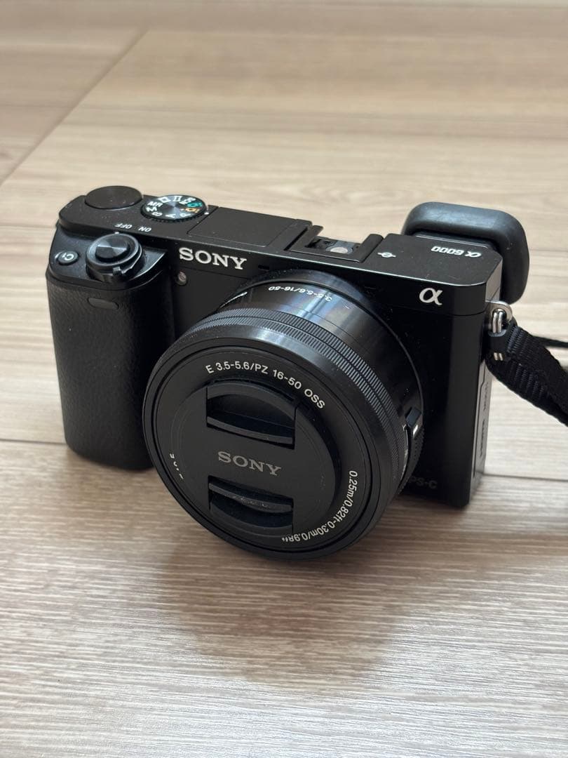 SONY α6000 ILCE-6000Y-B ダブルズームレンズキッド　ソニー