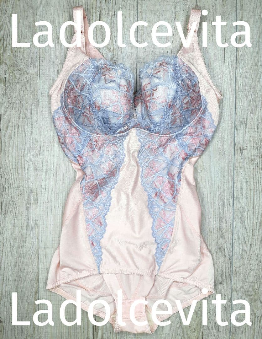 美品 マルコ　カーヴィシャス カレス ボディスーツ E65 S/ピンク/794