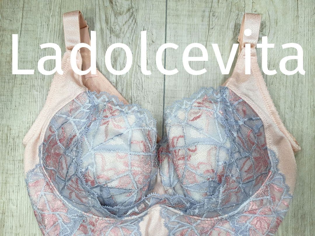 美品 マルコ　カーヴィシャス カレス ボディスーツ E65 S/ピンク/794