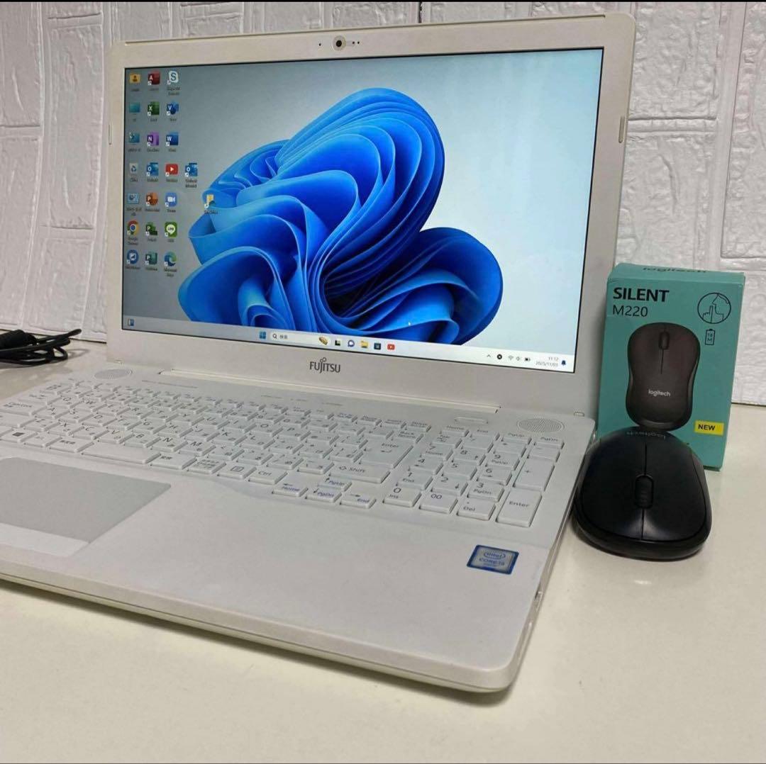 Windows11オフィス付きSSDサクサク起動　BRUーRE 富士通ノートPC