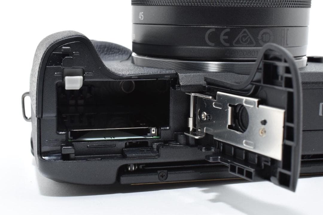 美品 Canon EOS M3 レンズキット★WiFi搭載&高画質タッチパネル★