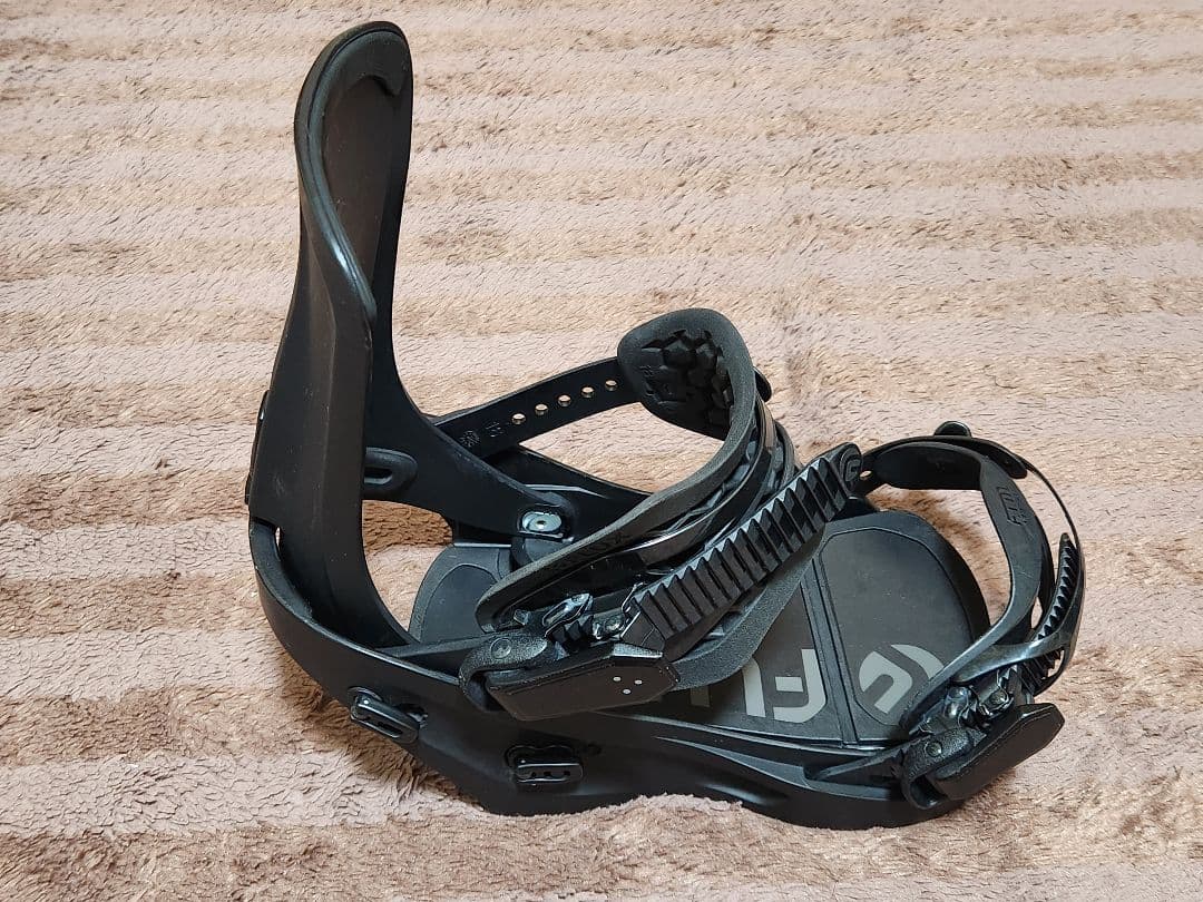FLUX XF Mサイズ スノーボード ビンディング