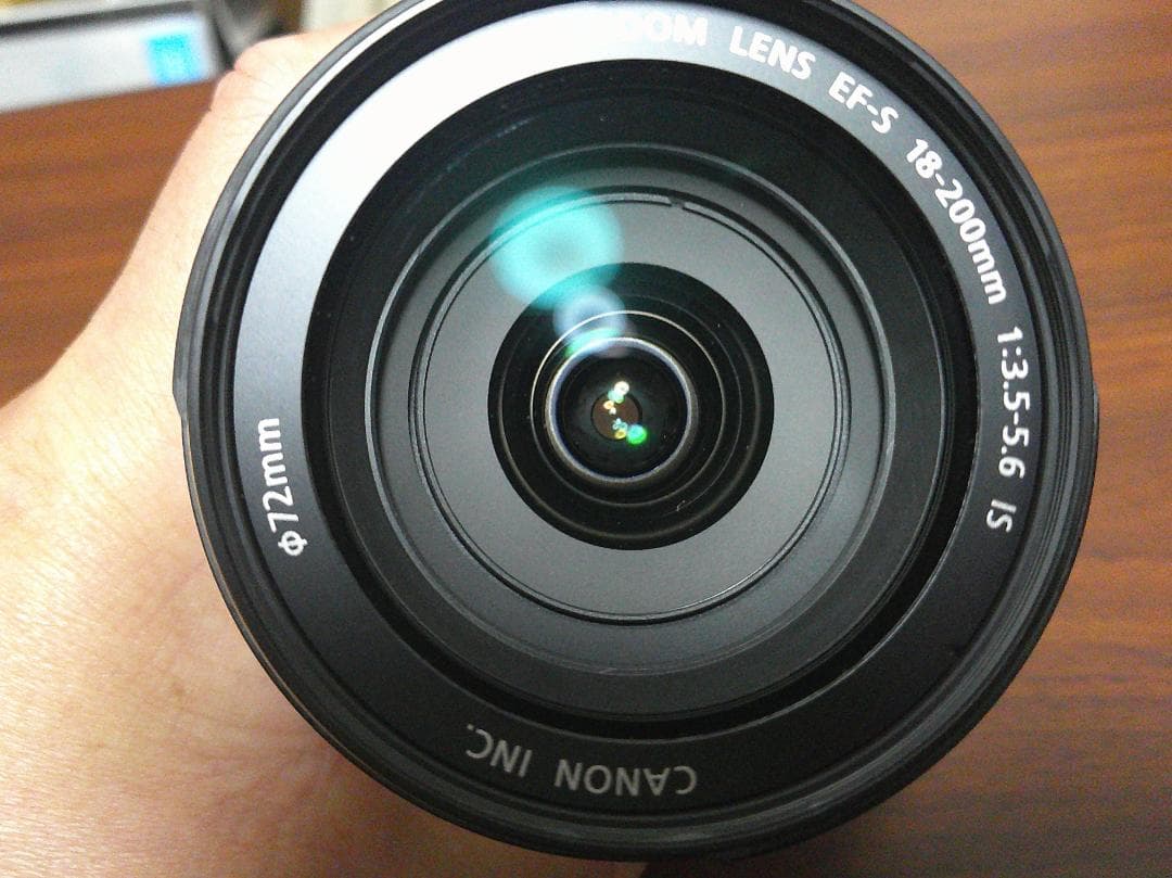 Canon EF-S 18-200mm IS レンズ