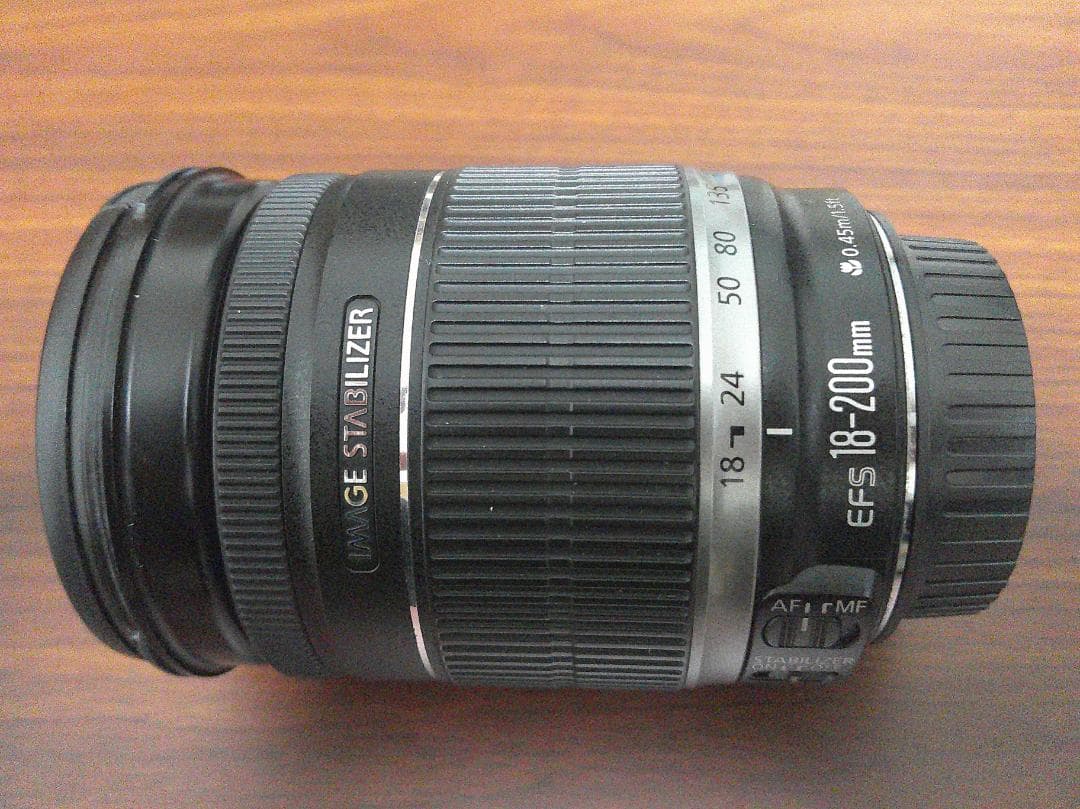 Canon EF-S 18-200mm IS レンズ