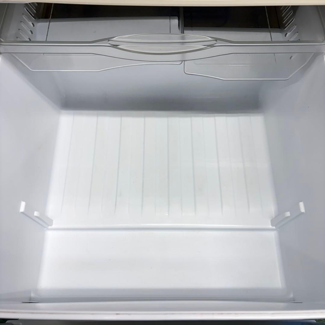 700 大型冷蔵庫　一人暮らし〜四人暮らし　自動製氷機　左開き　半年保証　極美品