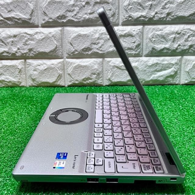 An ！《2022年製》Panasonic CF-QV1】