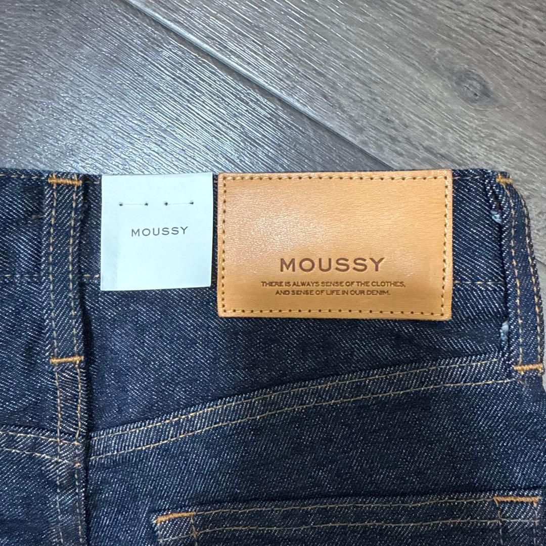 新品未使用MOUSSYマウジー MVSフレア　ワンウォッシュ　ブーツカット 25