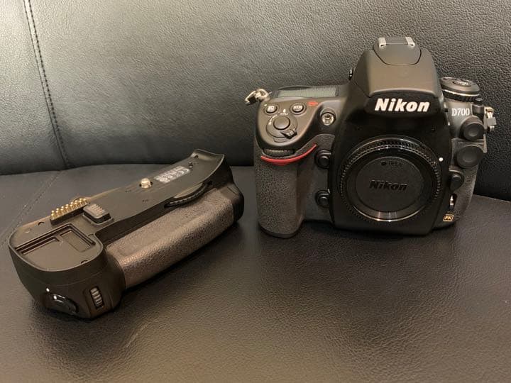 ニコン D700 ボディ と各種添付 【美品】【付属品付き】