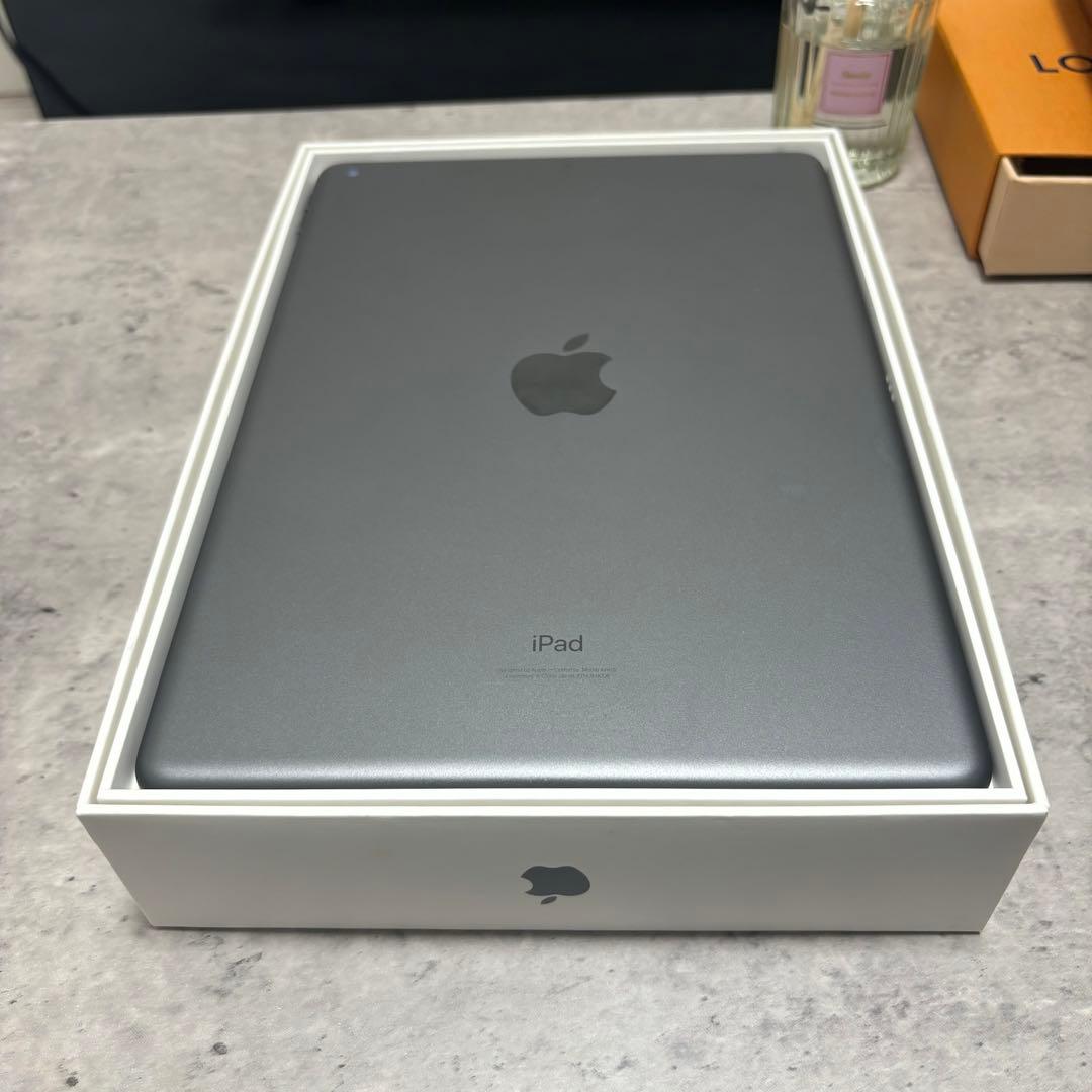 iPad 第9世代 64GB 本体　美品