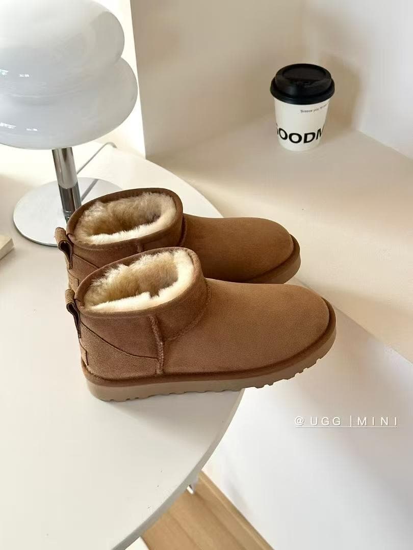 UGG>クラシック ウルトラ ミニ ブーツ 24cm