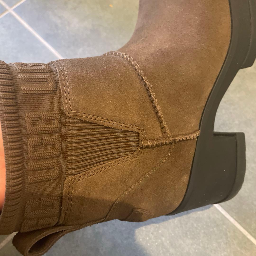 新作 UGG Moxy Chelsea 24cm ブーツ 厚底 靴 アグ