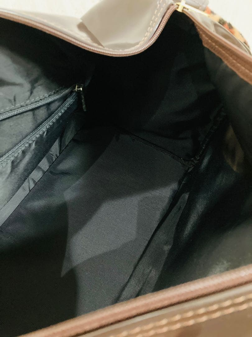 【楽一番】　ハローキティ　ヒョウ柄　ボストンバッグ　エナメル　カオハナ