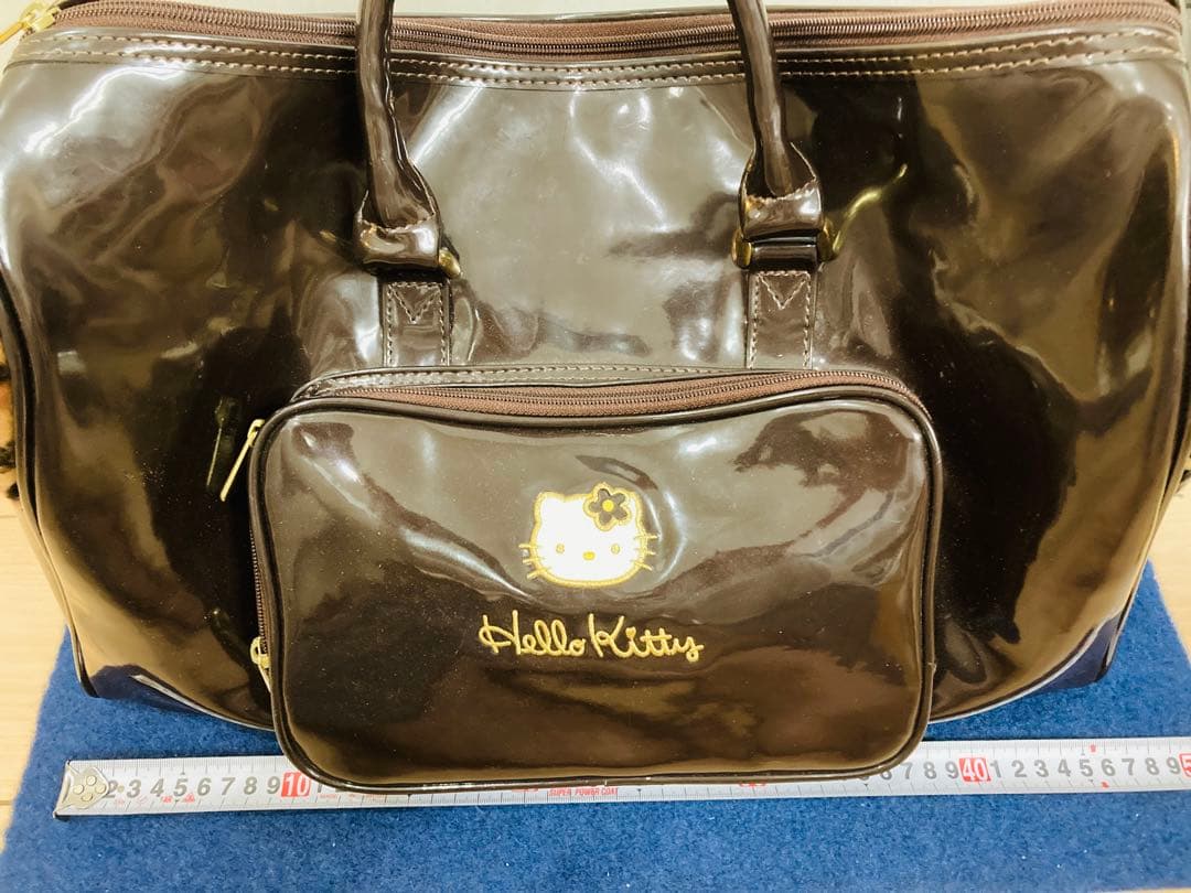 【楽一番】　ハローキティ　ヒョウ柄　ボストンバッグ　エナメル　カオハナ