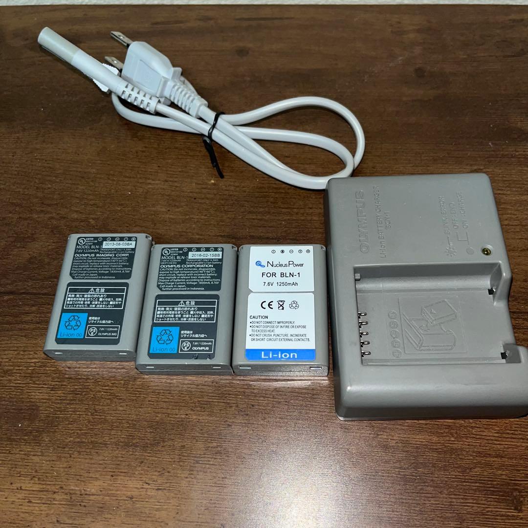 デジタルカメラ OLYMPUS OM-D E-M1 12-40mm F2.8 17mm