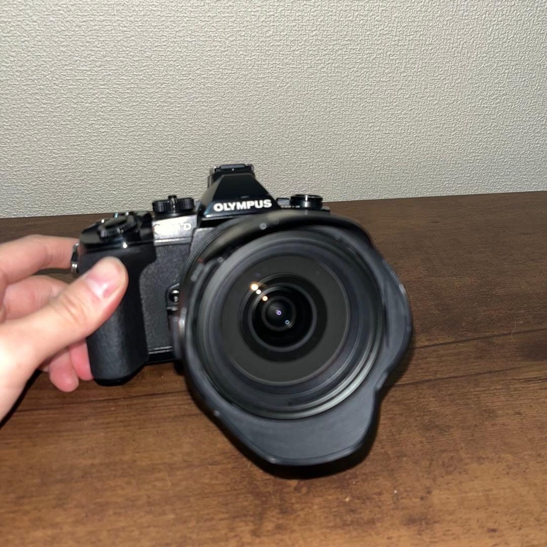 デジタルカメラ OLYMPUS OM-D E-M1 12-40mm F2.8 17mm