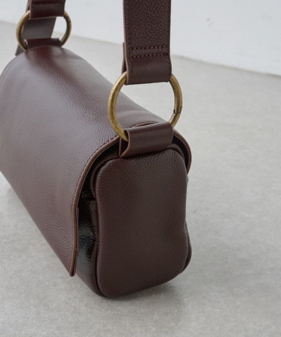 BEARDSLEY ビアズリー　レザーボディバッグ　ブラウン