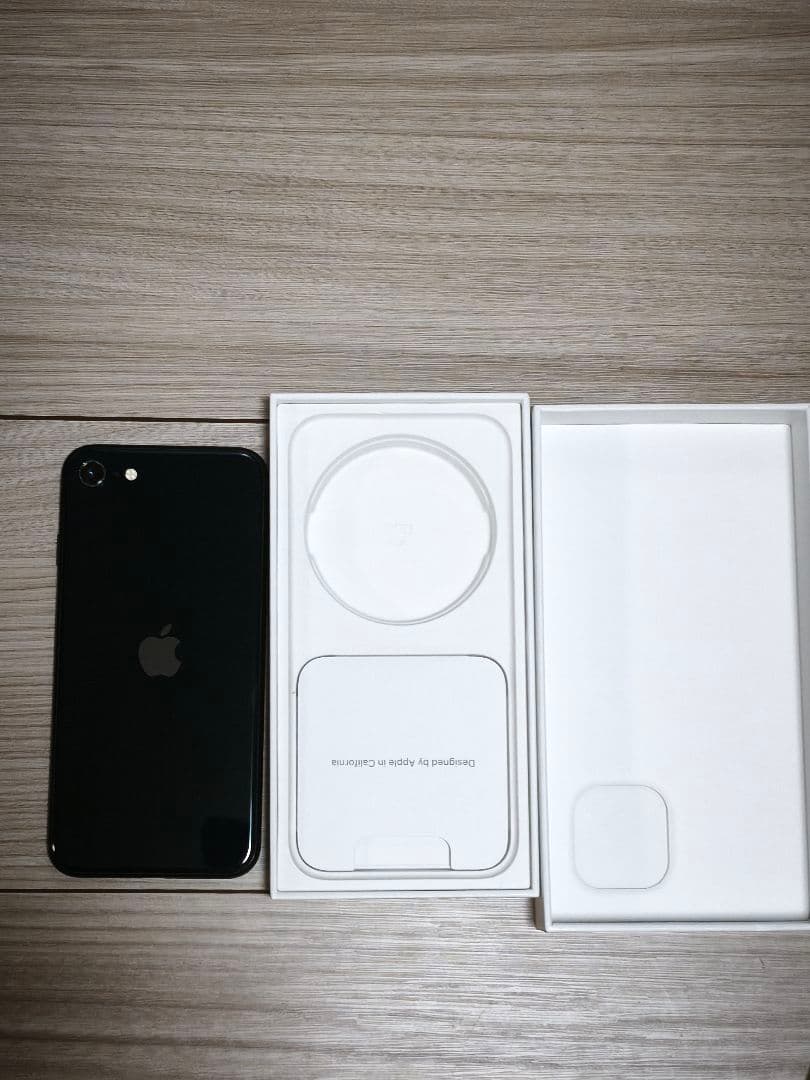 iPhone SE (第3世代) ミッドナイト SIMフリー 64GB 本体