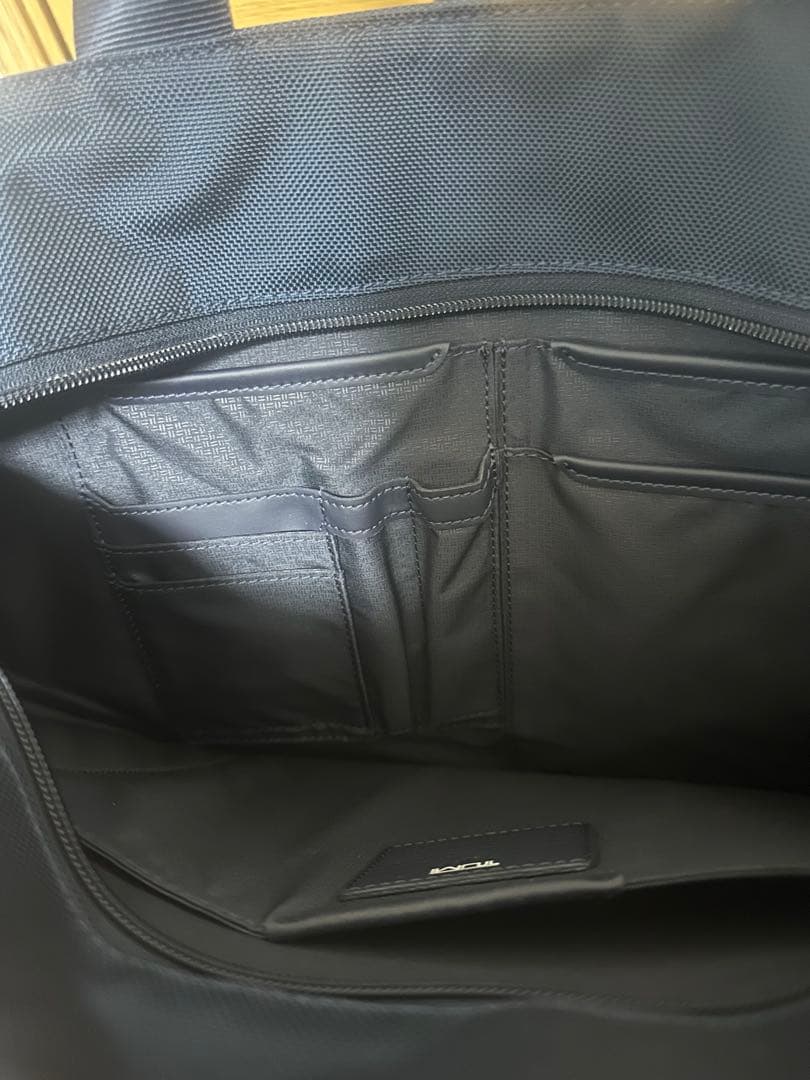 TUMI SHIPS別注モデル エクスパンダブル スクエア スリムトートバッグ