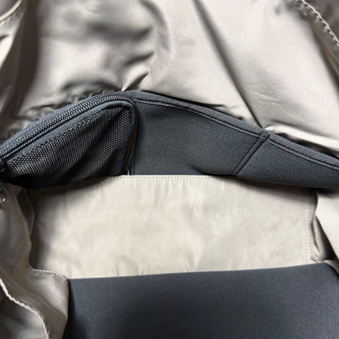 UNITED ARROWS ファンクショナル レザートートバッグ　黒　A4