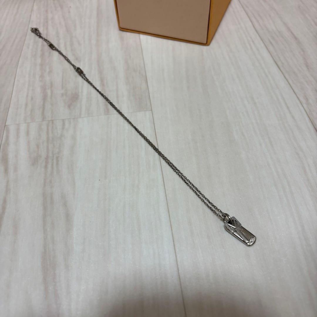 ルイヴィトン コリエ チャームズ Vスクエア ネックレス　メンズ