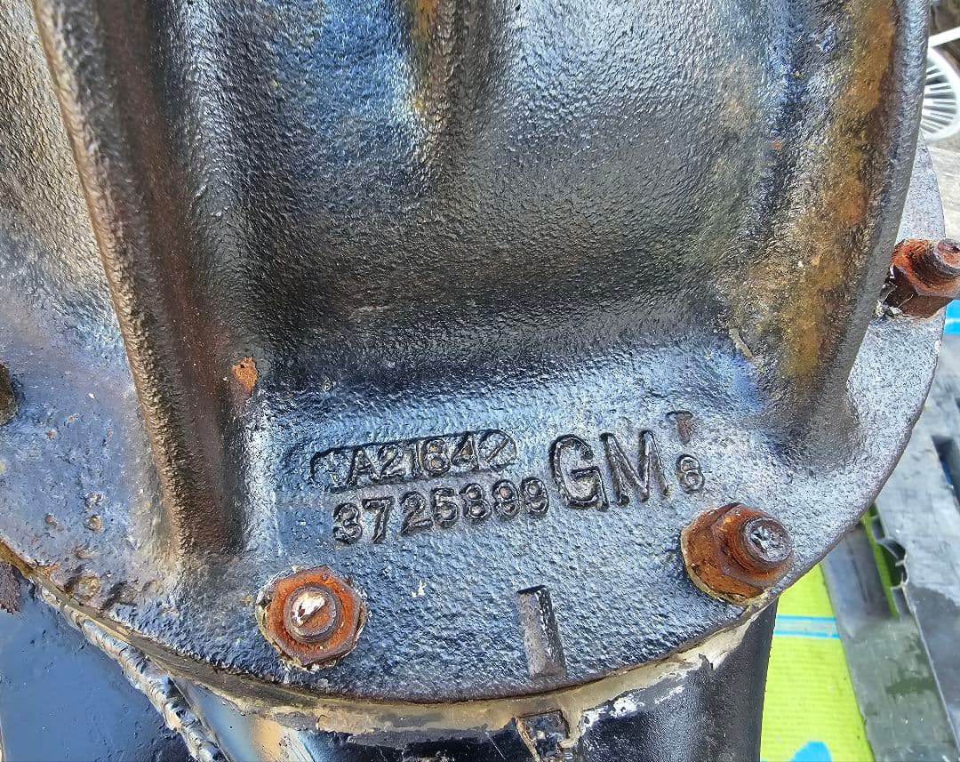 シボレーインパラ ホーシング デフです。