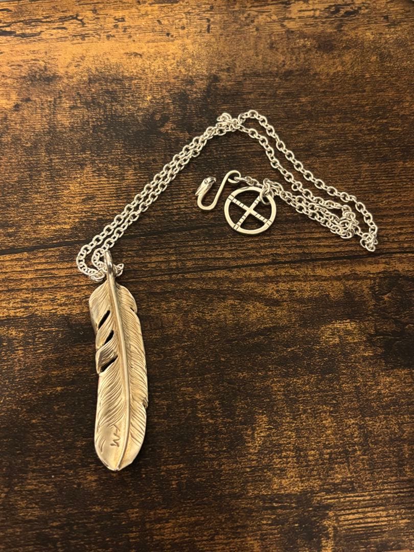 moto フェザー ネックレス シルバー イーグルチャーム付き