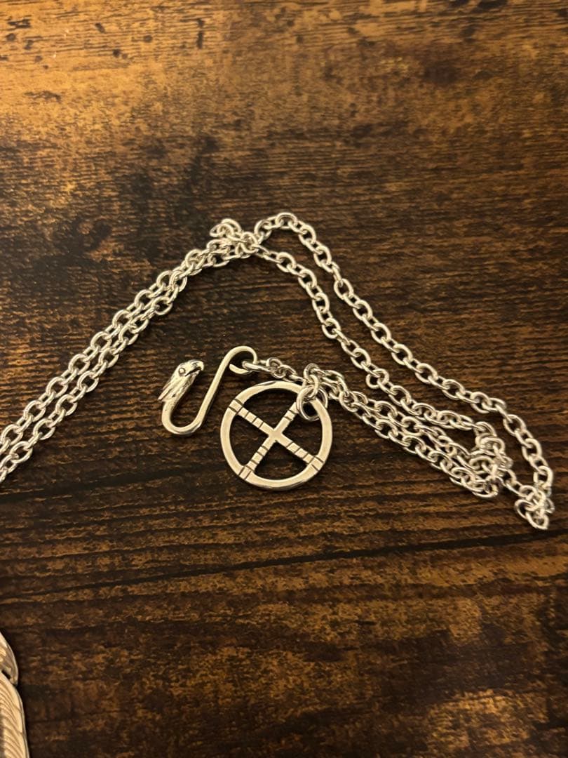 moto フェザー ネックレス シルバー イーグルチャーム付き