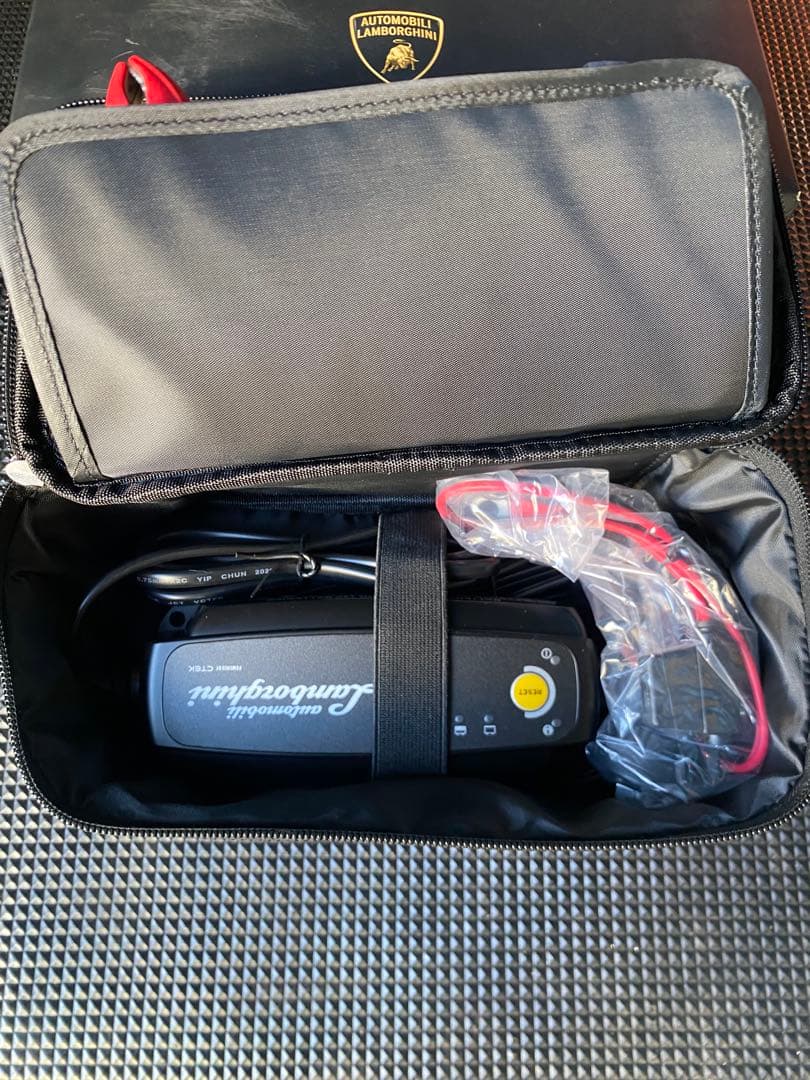 ランボルギーニ バッテリーチャージャー