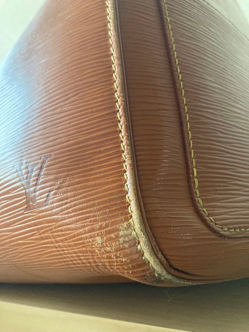 LOUIS VUITTON ルイ ヴィトン エピ キーポル45［ゴールド】