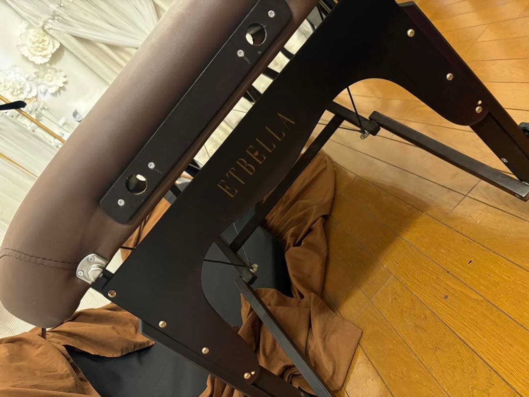 直接引き取り限定。ETBELLA エトゥベラ エステ ベッド 折りたたみ