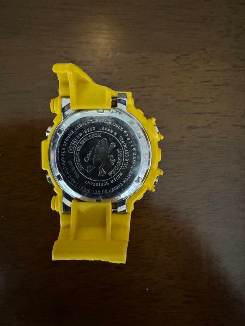 G-SHOCK DW-8200 イエロー99 ベルト不良