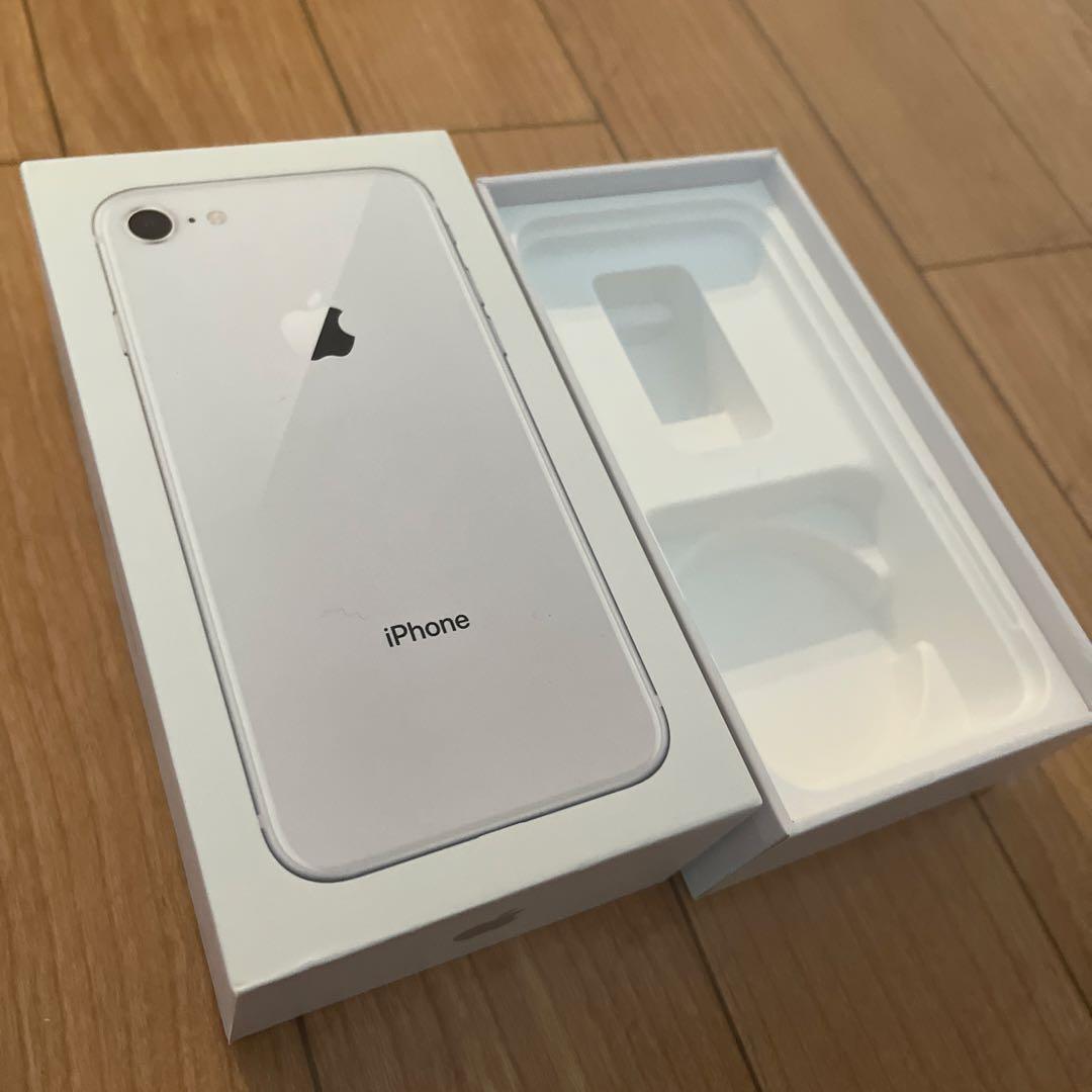 iPhone 8 シルバー 本体
