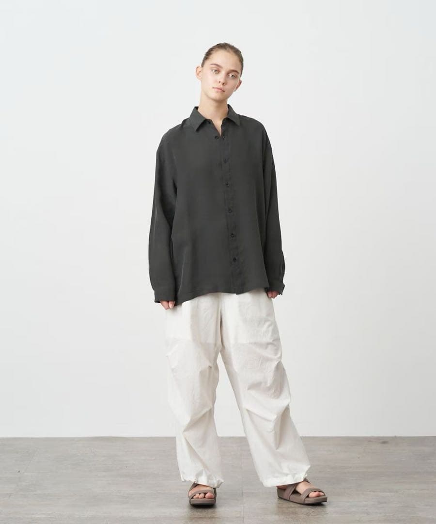 ATON シルクシャツ　チャコールグレー
