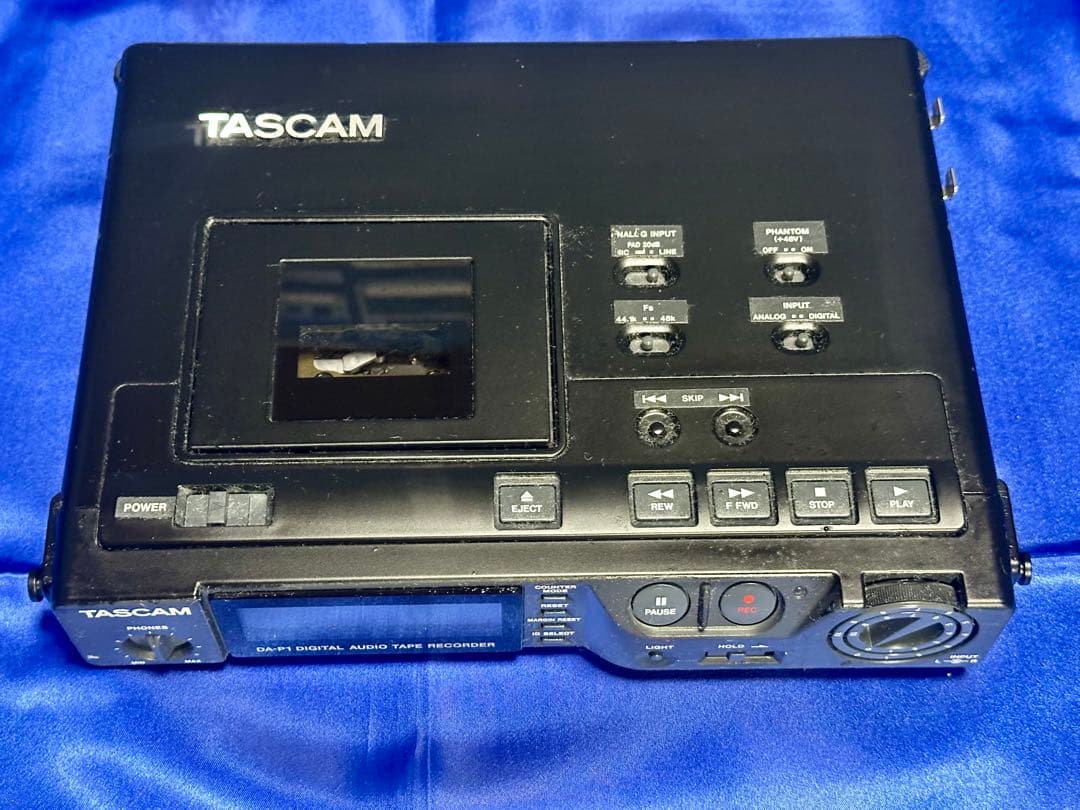 TASCAM プロ用ポータブルDAT　DA-P1 動作品 EX106-34