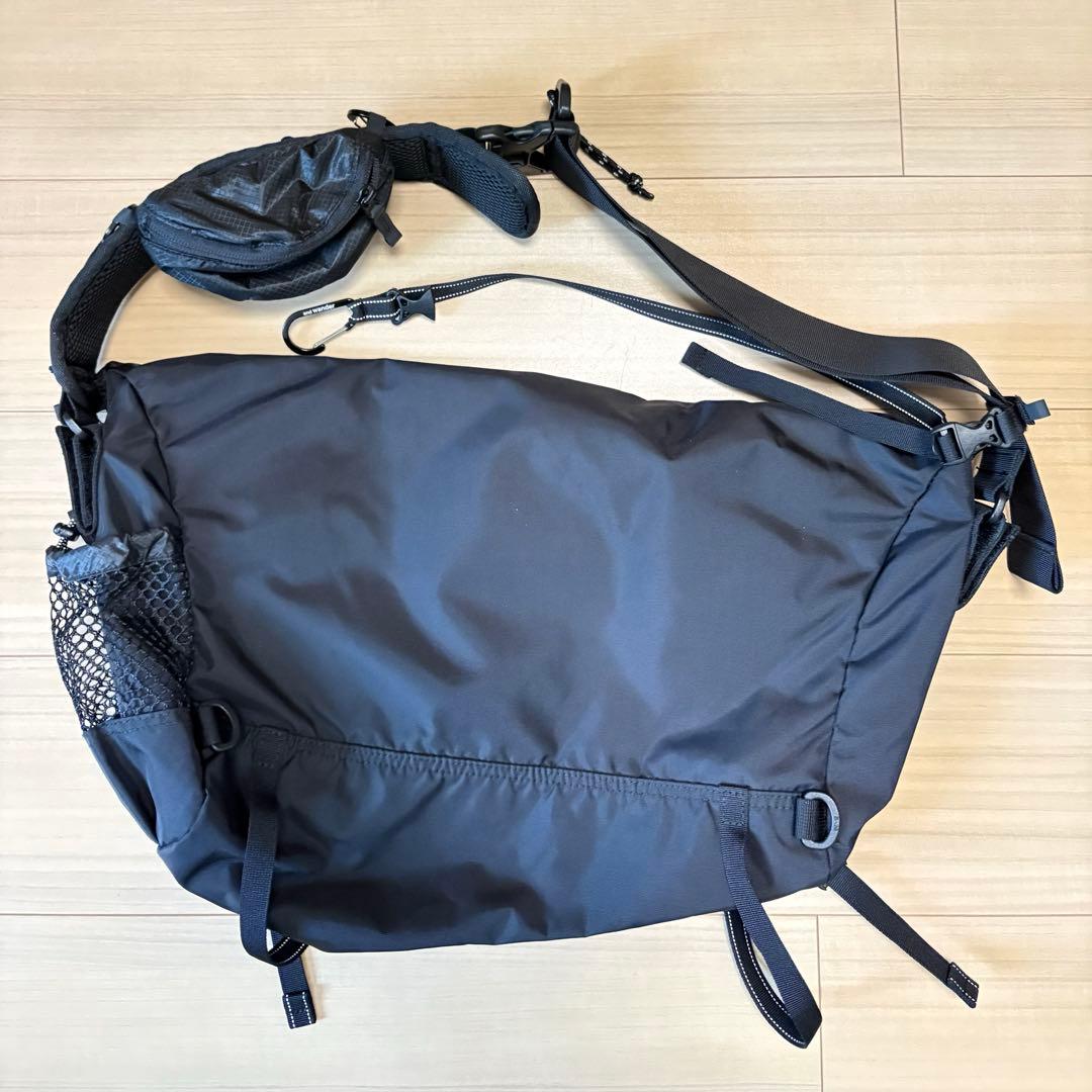 【and wander】メッセンジャーバッグ　ブラック