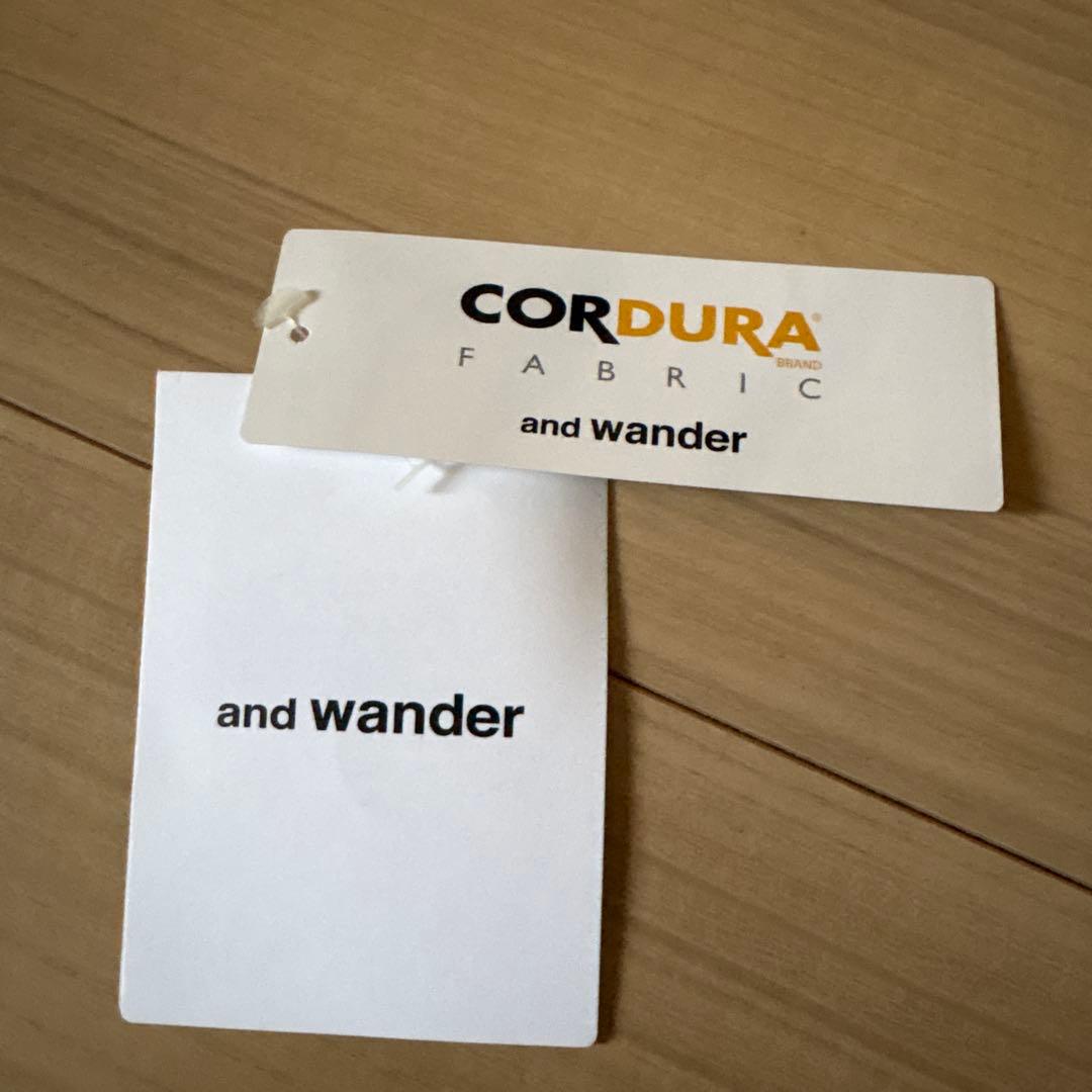 【and wander】メッセンジャーバッグ　ブラック