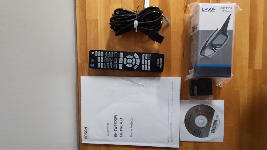 Epsonプロジェクター EH-TW6700