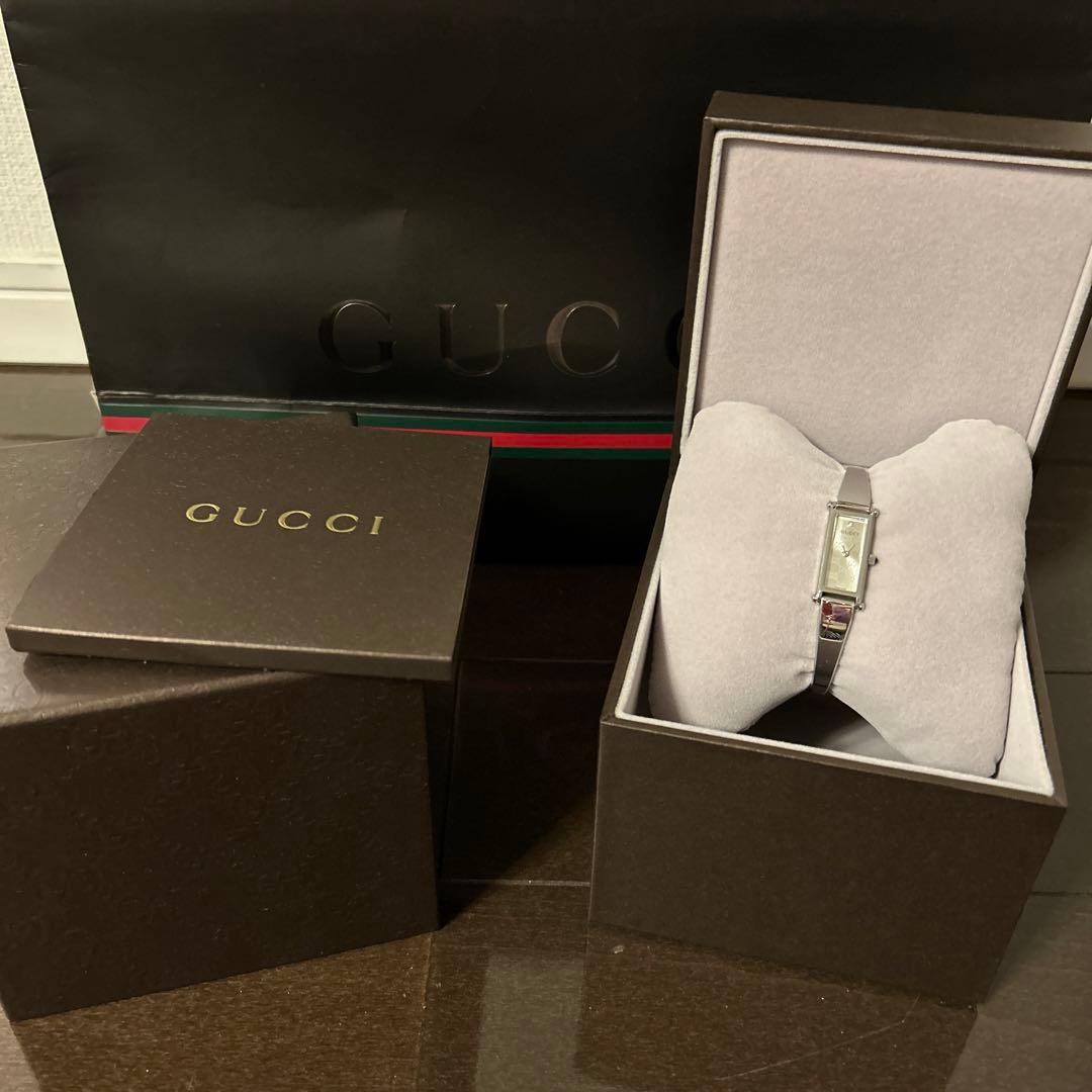 美品　GUCCI 文字盤　ダイヤ付ブレスレットウォッチ　正常に作動中