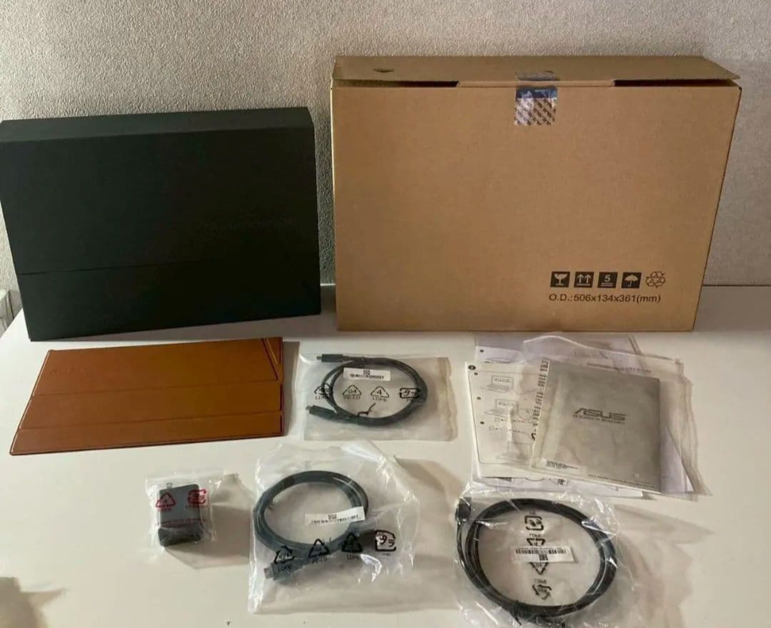 ASUS 有機ELモバイルモニター ZenScreen OLED MQ13AH