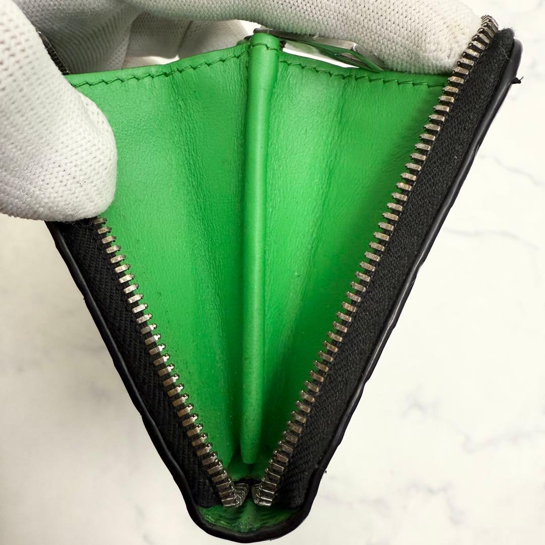 極美品　BOTTEGA VENETA マキシイントレチャート 長財布 黒 × 緑
