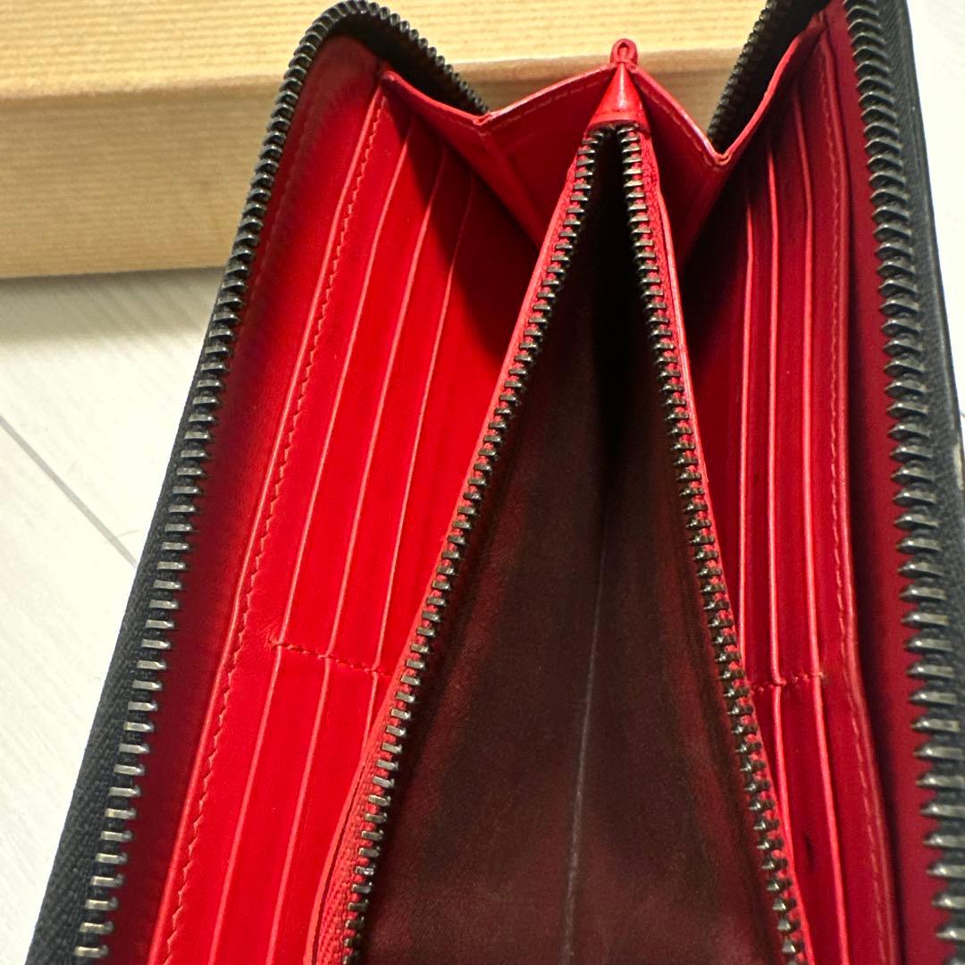 ルブタン　財布