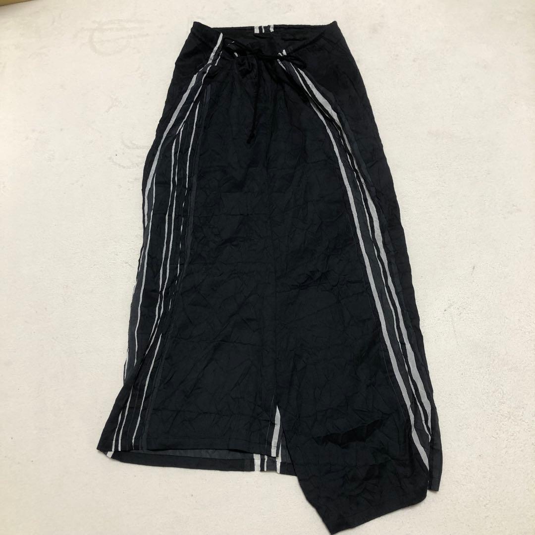 ワイズ　Yohji Yamamoto シワ加工ロングスカート　Lライン入り　黒￼