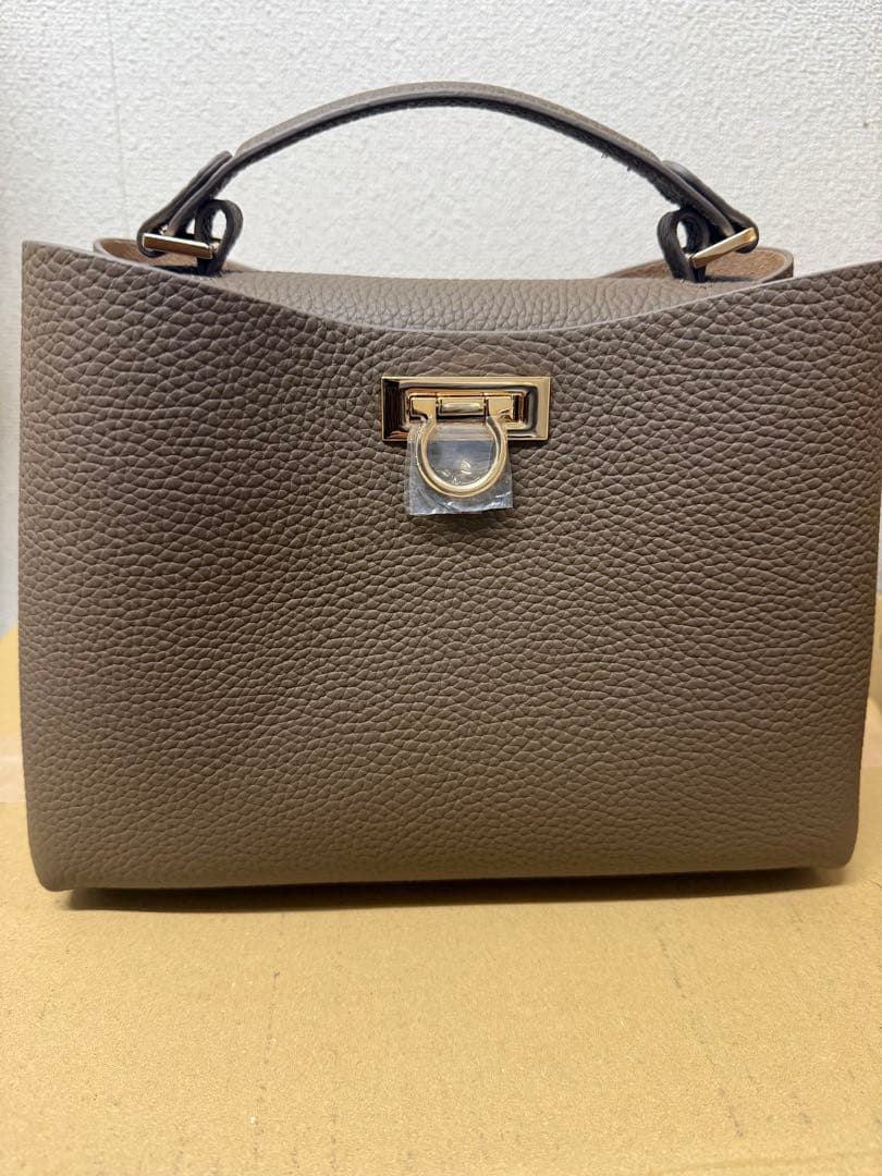 お値下げ！HAYNI ヘイニ　マロエ　ハンドバッグ ショルダーバッグ　トープ