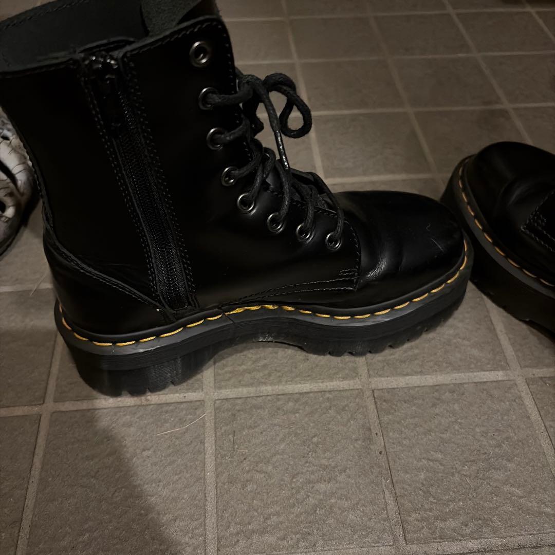 Dr. Martens ８ホール　厚底