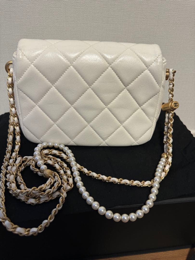 CHANEL マトラッセ ラムスキン パール ミニフラップバッグ ショルダー　白