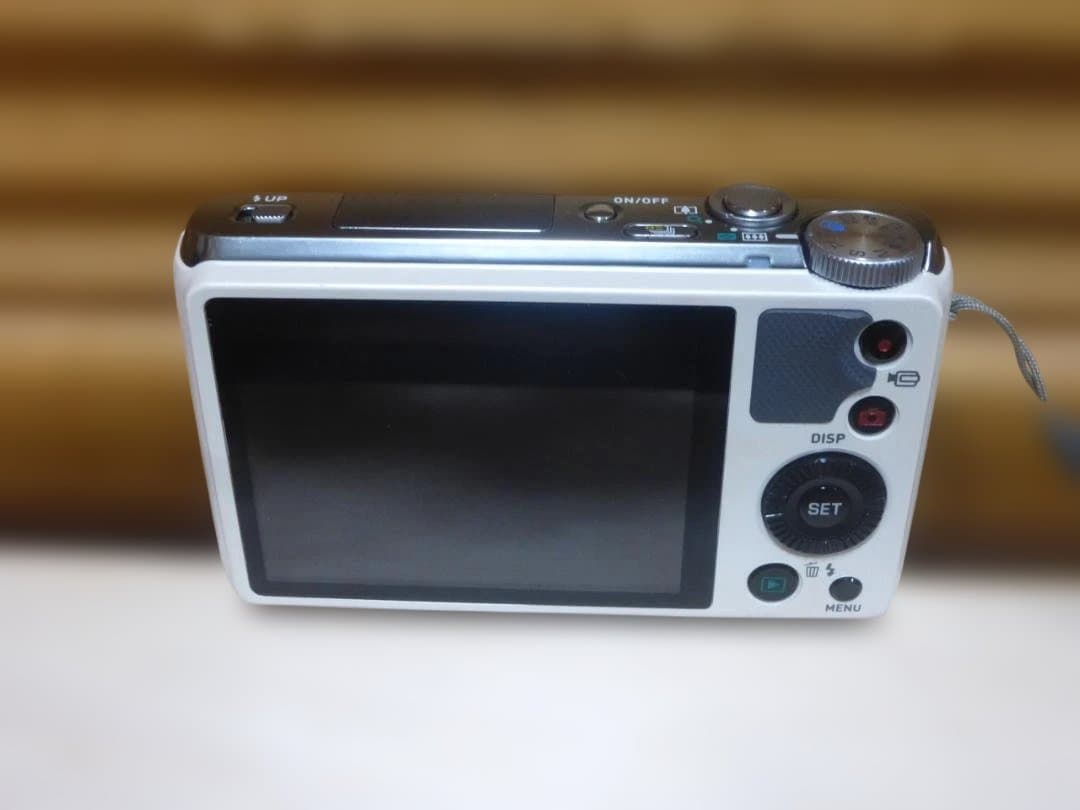 CASIO EX-ZR700 コンパクトデジタルカメラ【中古美品】