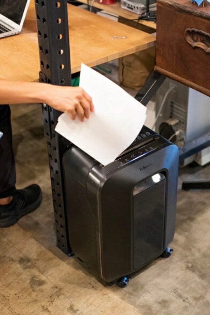 新品　Fellowes デスクサイドシュレッダーフェローズ　LX200